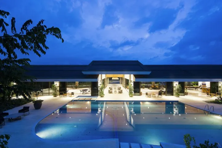 Super Hotel